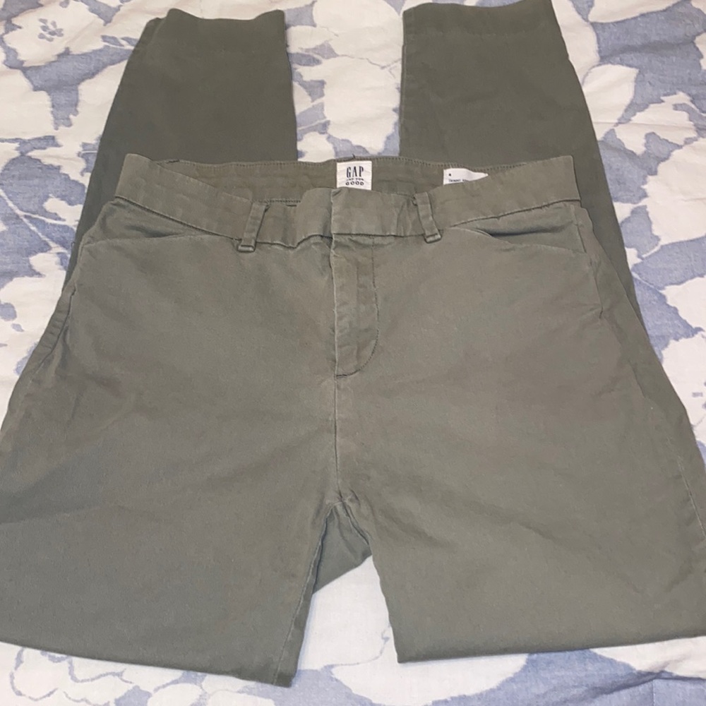 Womens Gap size 4 skinny ankle khaki and green.